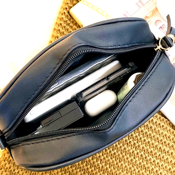 Quilted Fashion Crossbody - Picture 3 of 4